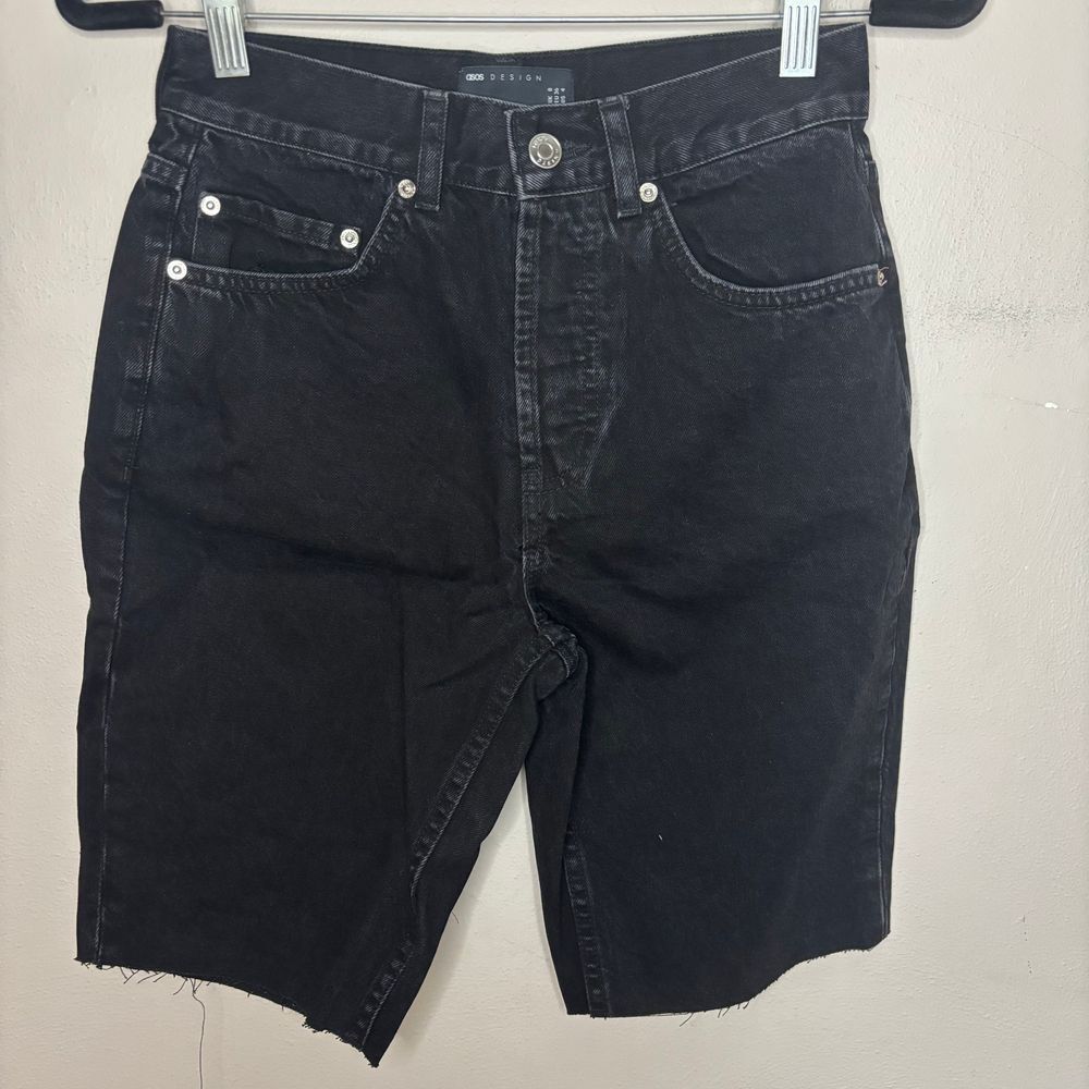 Asos Design Shorts Women's 4 Black Denim Button Fly Organic 90s‎ Longline Shorts
